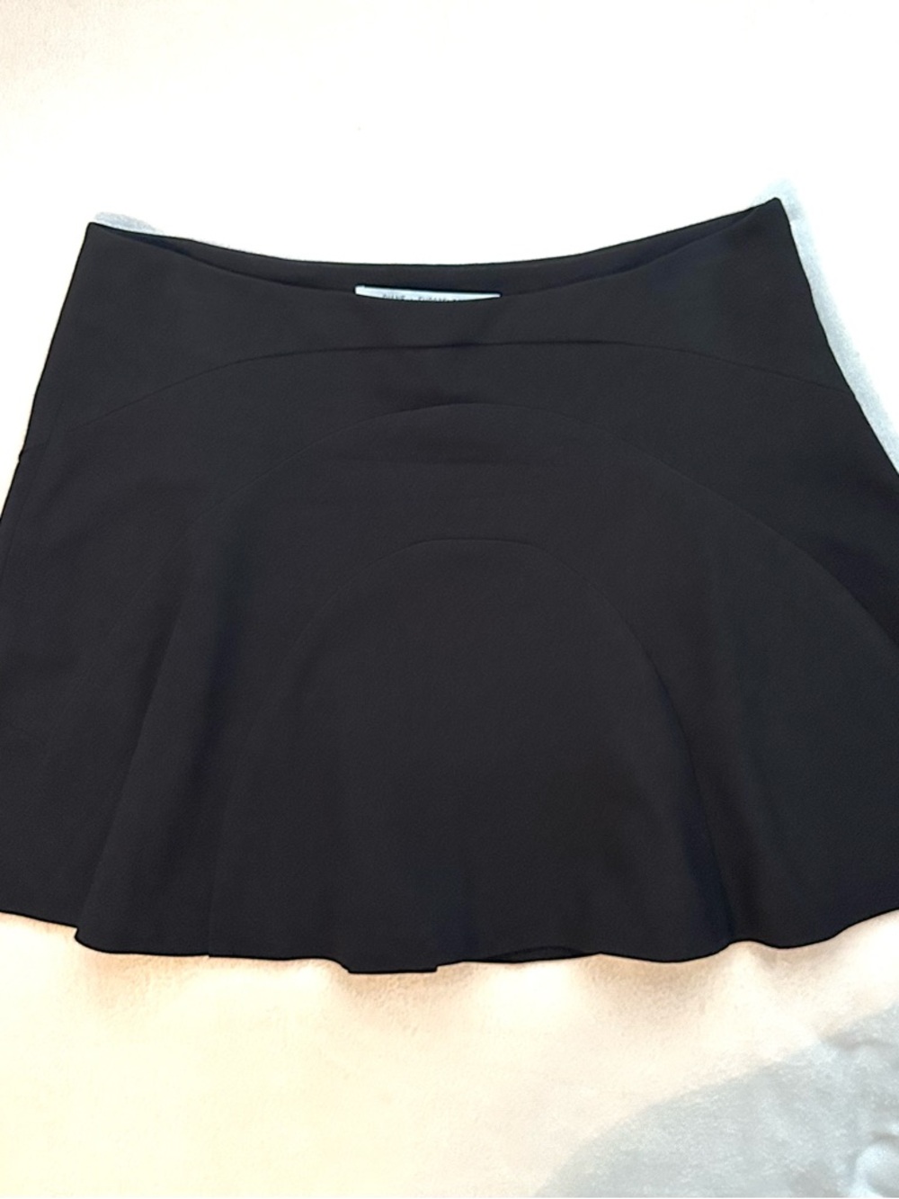 Diane von Furstenberg DVF Tristana Mini Skirt 6 Black Flounce Zip Seam Detail
